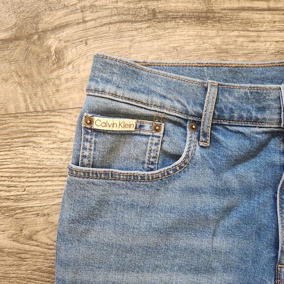 Calvin Klein Womans Vintage Straight Mid Rise Denim size 30 - Picture 3 of 5
